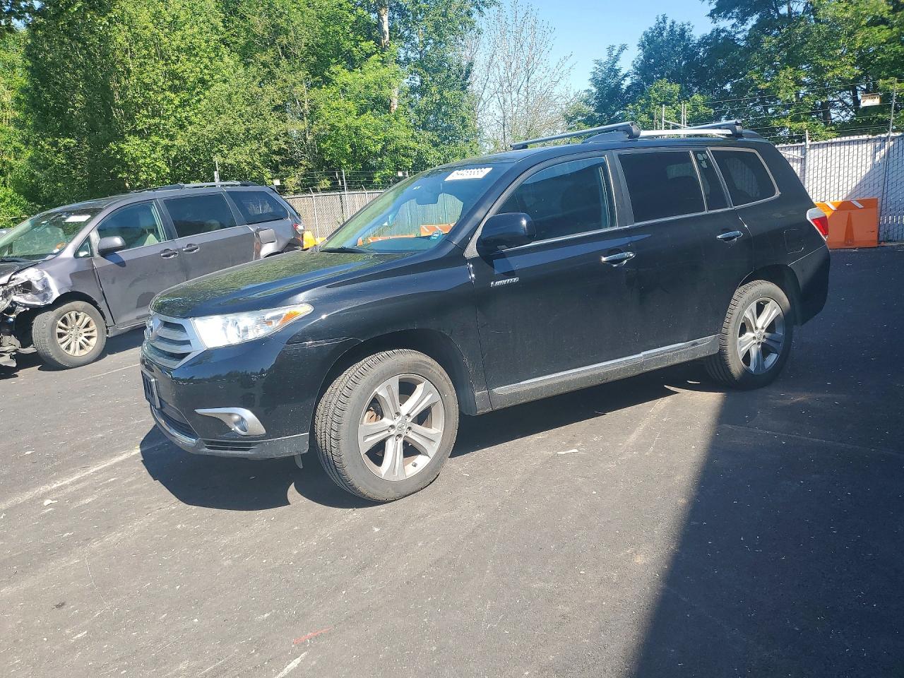 2013 Toyota Highlander Limited, VIN 5TDDK3EH7DS278196 — Side