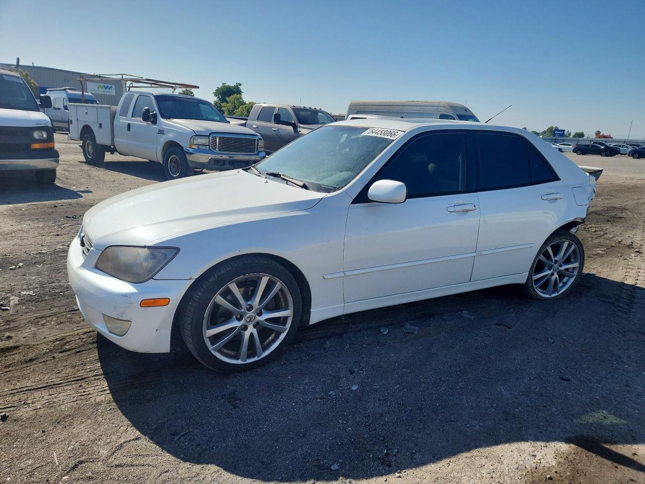 2003 Lexus IS 300/350, VIN JTHBD192130068205 — Зад