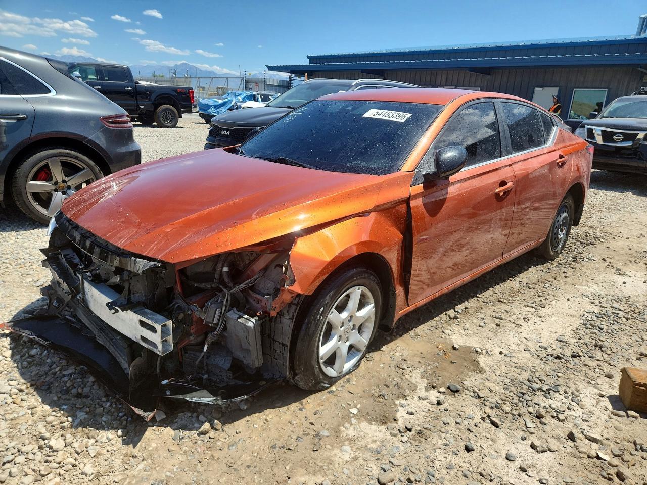 2022 Nissan Altima SR, VIN 1N4BL4CW4NN364543 — Front end