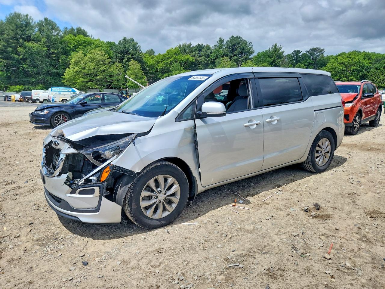 2021 Kia Sedona LX, VIN KNDMB5C10M6674391 — Перед