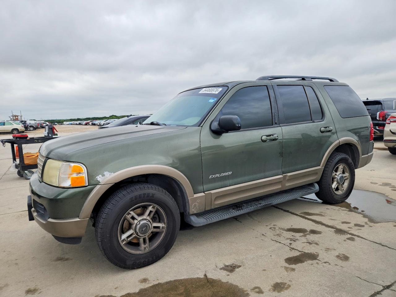 2002 Ford Explorer Eddie Bauer, VIN 1FMDU74WX2ZC05137 — Undercarriage
