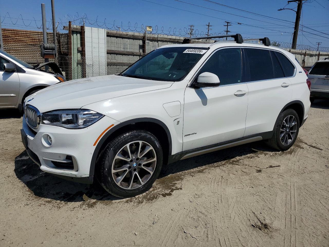 2018 BMW X5 xDrive40e, VIN 5UXKT0C58J0W00675 — Normal wear