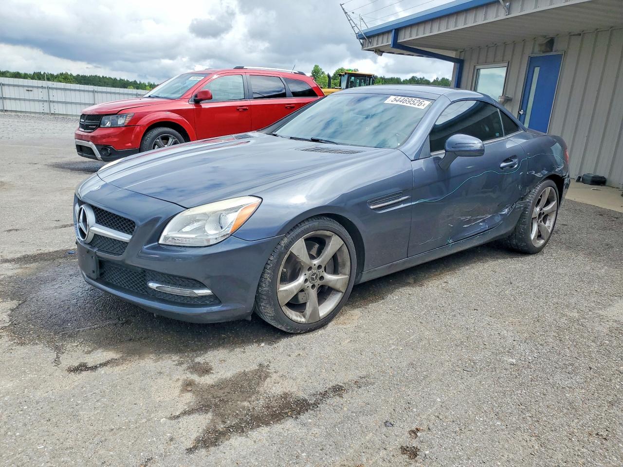 2012 Mercedes-Benz SLK 350, VIN WDDPK5HA7CF010101 — Side
