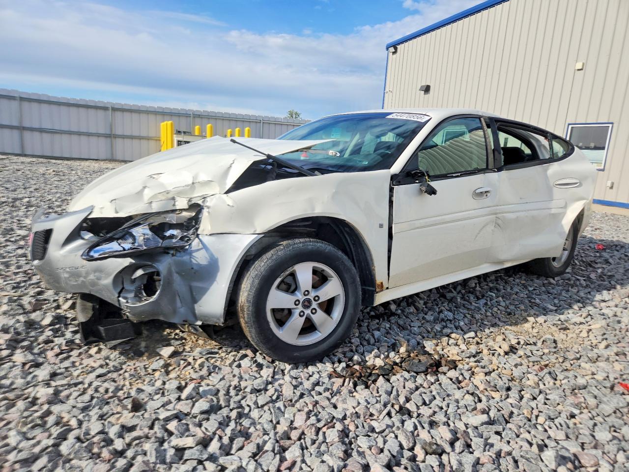2006 Pontiac Grand Prix, VIN 2G2WP552861192993 — Front end