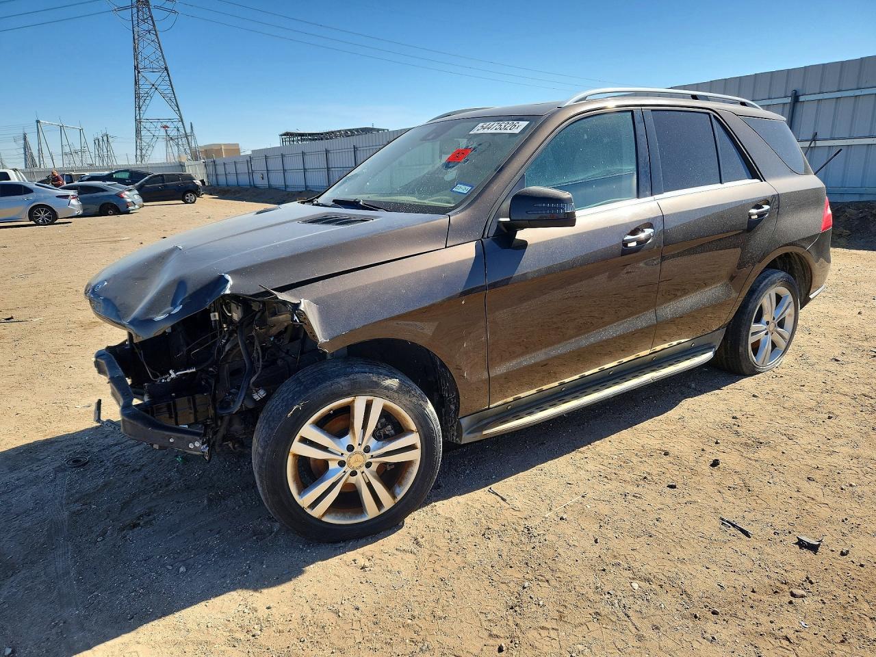 2015 Mercedes-Benz M 350, VIN 4JGDA5JBXFA606190 — Front end