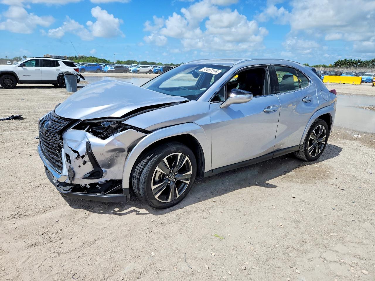 2023 Lexus UX 250h Premium, VIN JTHP6JBHXP2152371 — Перед