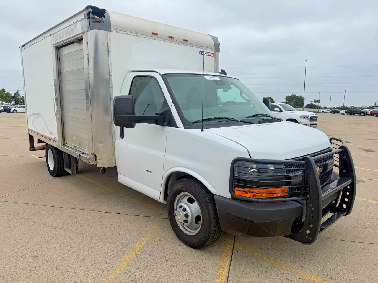 2020 Chevrolet Express Commercial, VIN 1GB3GSCG1L1140297 — Minor dents and scratches