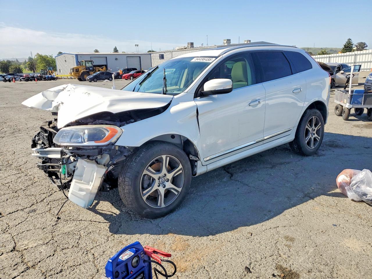 2015 Volvo XC60 T6 Platinum, VIN YV4902RD5F2615680 — Front end