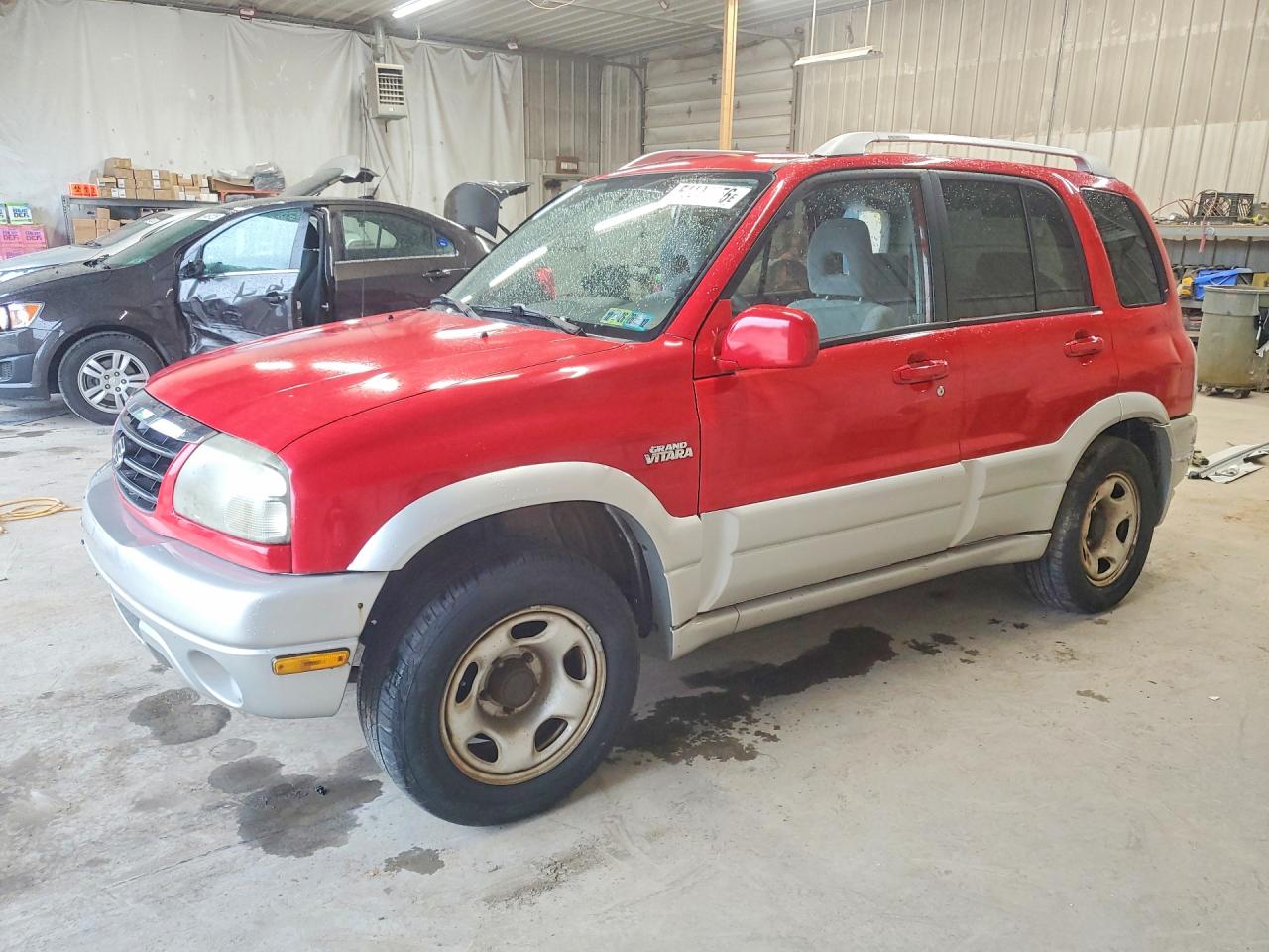 2004 Suzuki Grand Vitara LX, VIN JS3TD62V644104053 — Бок