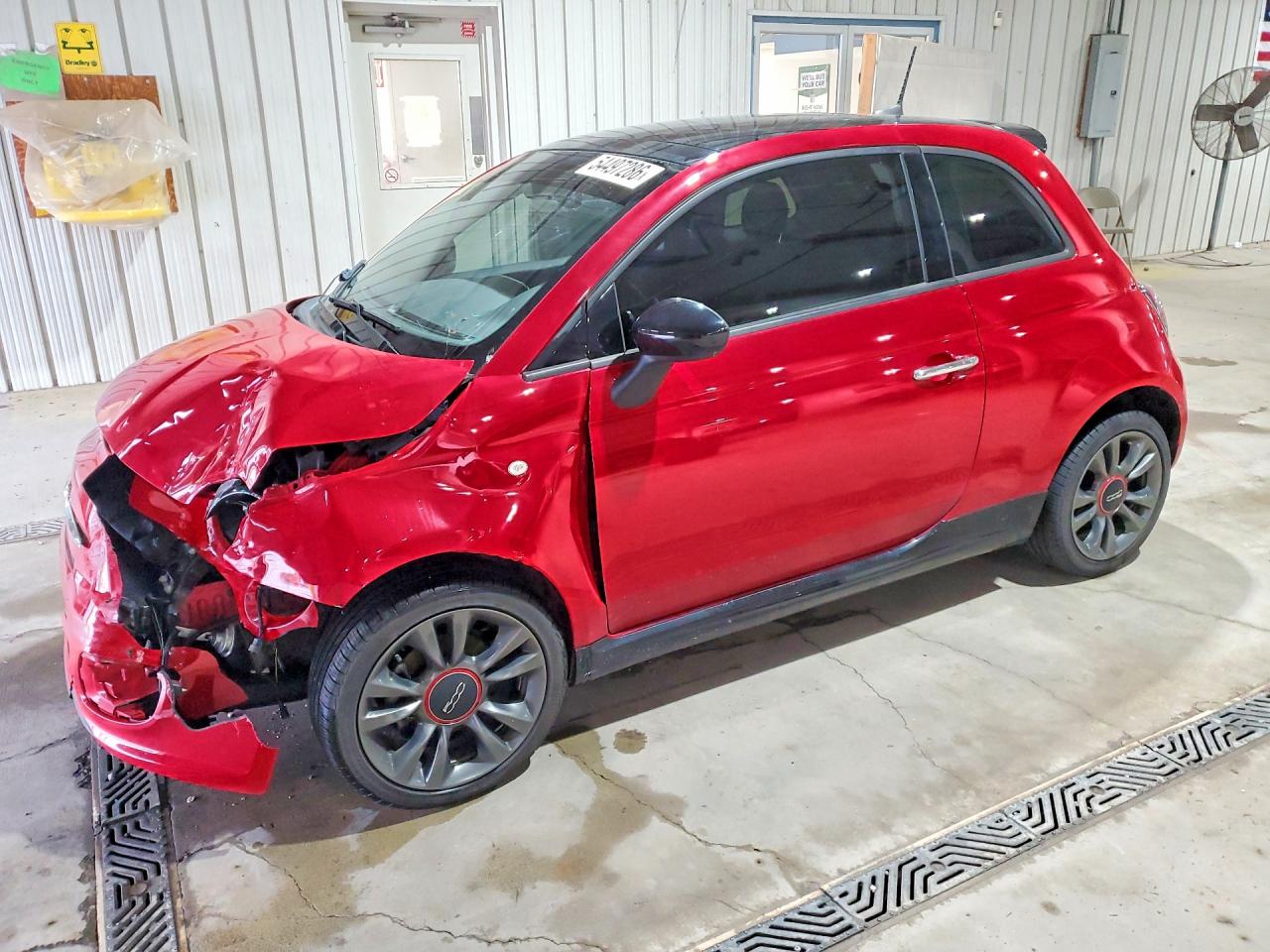 2017 FIAT 500 Pop, VIN 3C3CFFKRXHT700489 — Front end
