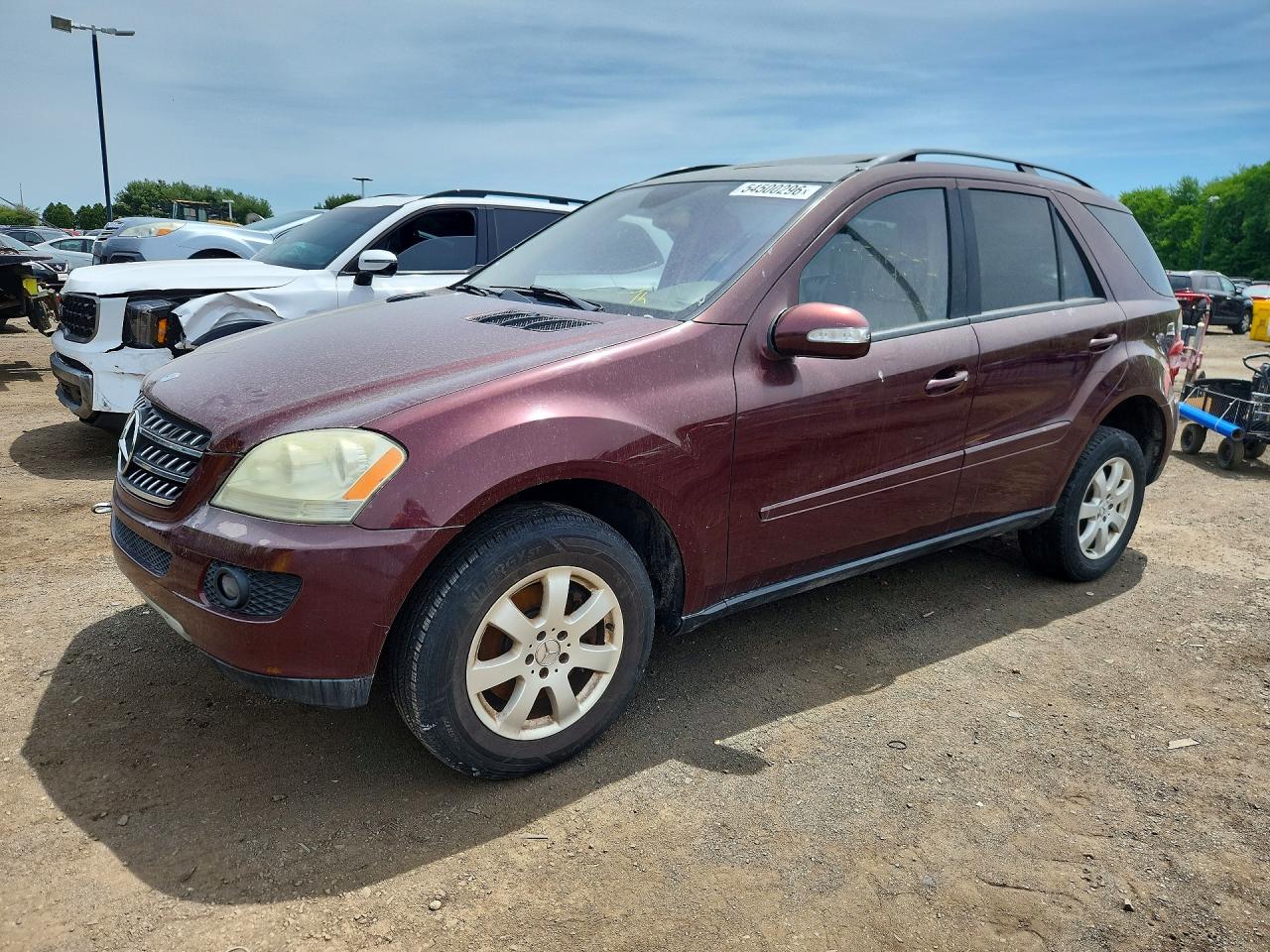 2006 Mercedes-Benz M 350, VIN 4JGBB86E66A076762 — Minor dents and scratches