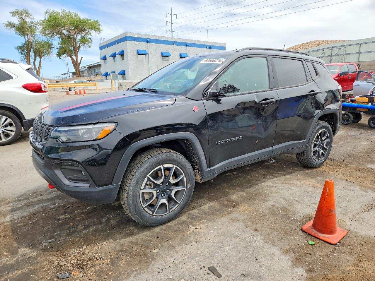 2024 Jeep Compass Trailhawk, VIN 3C4NJDDN5RT106203 — Side