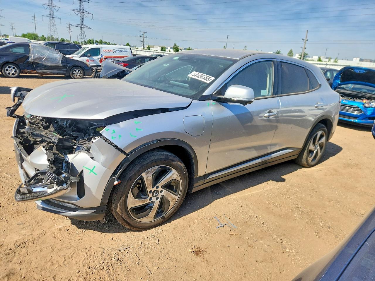 2024 VinFast VF 8 Eco, VIN RLLV1AEB8RH008368 — Front end