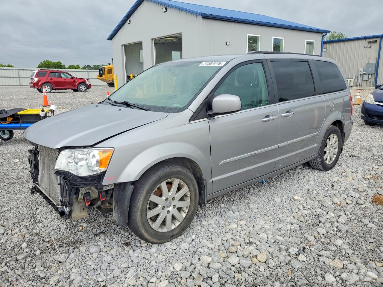 2016 Chrysler Town & Country Touring, VIN 2C4RC1BG9GR111113 — Front end