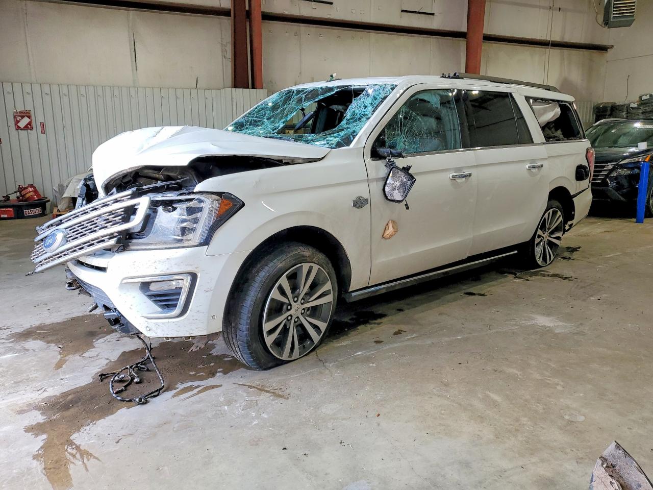 2021 Ford Expedition Max King Ranch, VIN 1FMJK1PT9MEA51103 — Front end