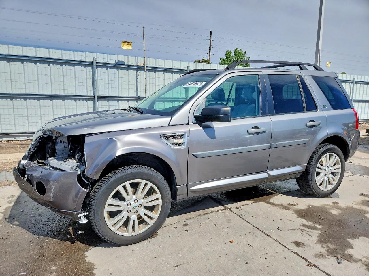 2010 Land Rover LR2 HSE, VIN SALFR2BN9AH186136 — Front end