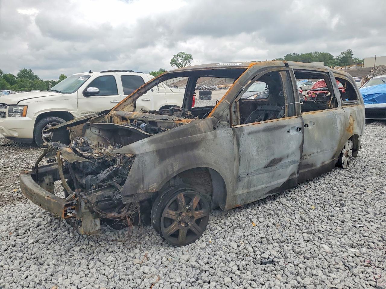 2010 Chrysler Town & Country Touring, VIN 2A4RR5DX7AR241816 — Burn