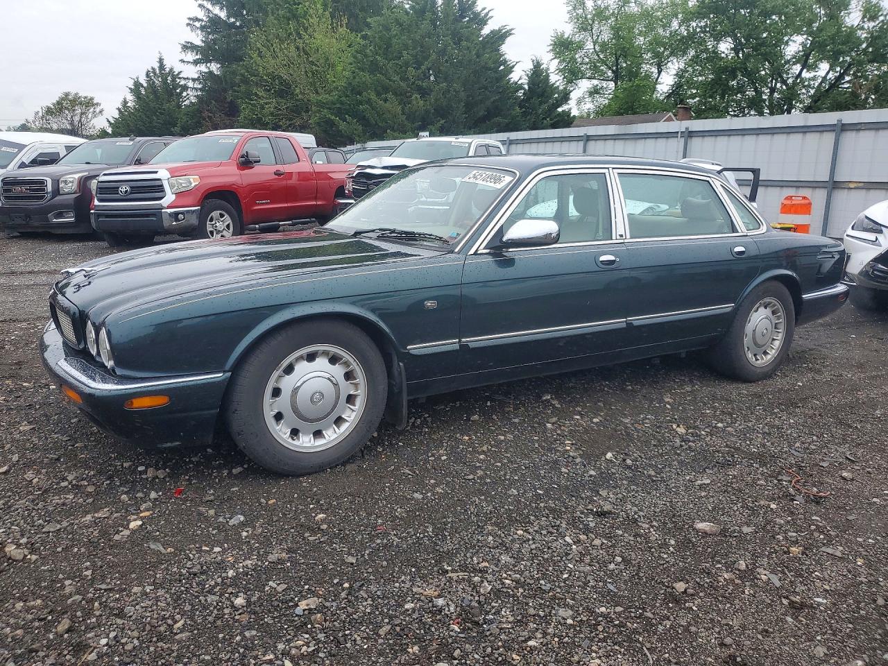 1998 Jaguar XJ Vanden Plas, VIN SAJKX6241WC812505 — Normal wear