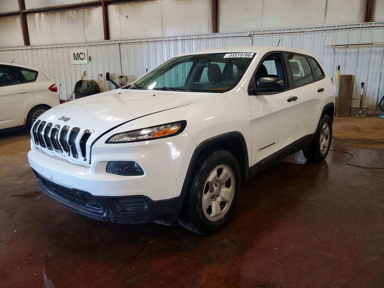 2016 Jeep Cherokee Altitude, VIN 1C4PJMAB4GW266440 — Front end