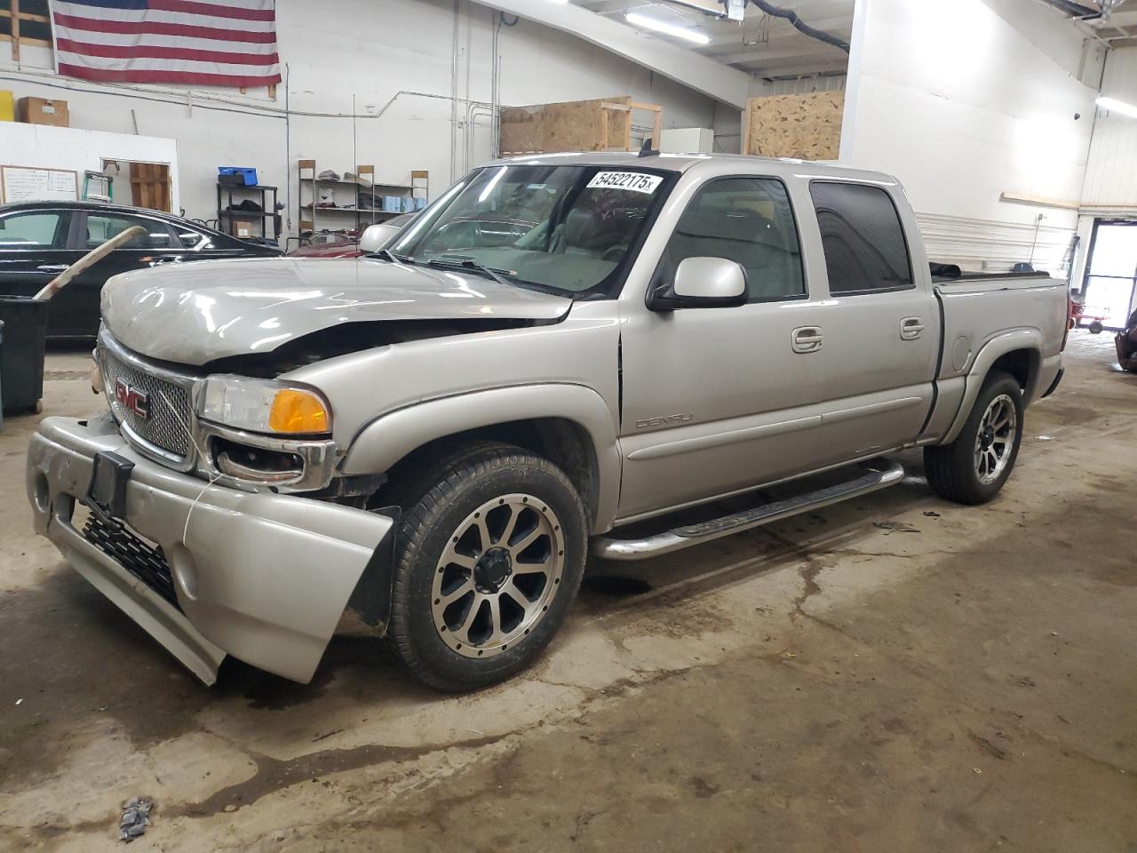 2006 GMC Sierra Denali, VIN 2GTEK63N961179100 — Front end