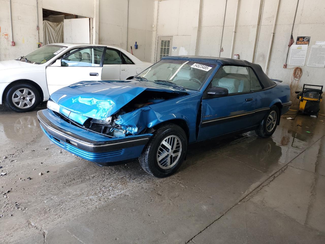 1991 Pontiac Sunbird, VIN 1G2JB34T0M7628033 — Front end