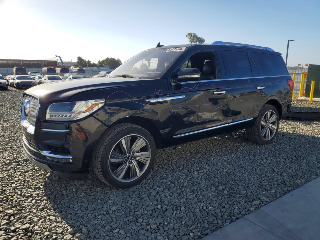 2018 Lincoln Navigator Reserve, VIN 5LMJJ2LT1JEL21366 — Rear end