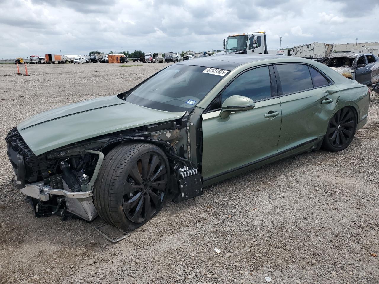 2022 Bentley Flying Spur V8, VIN SCBBG6ZG0NC095627 — Front end