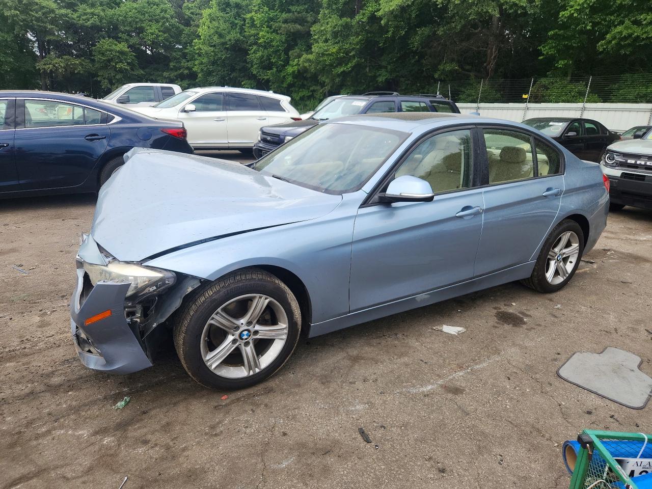 2014 BMW 3 Series 320i, VIN WBA3B1G51ENS77293 — Front end