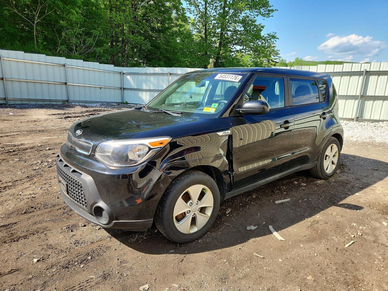 2016 Kia Soul, VIN KNDJN2A21G7393638 — Front end