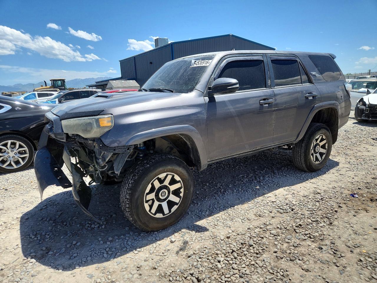 2021 Toyota 4Runner TRD Off Road Premium, VIN JTERU5JRXM5870686 — Front end
