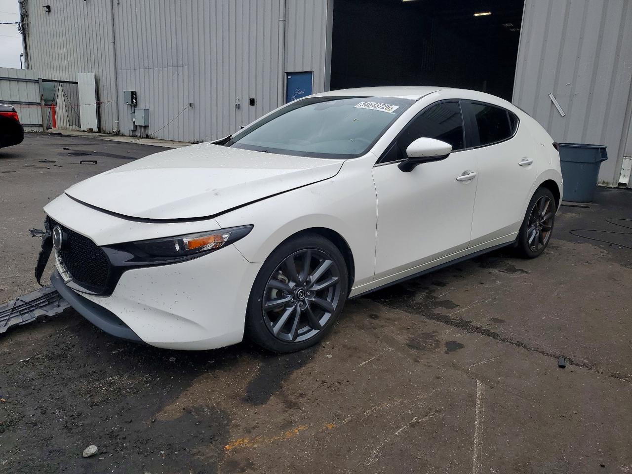 2021 Mazda 3 Select, VIN JM1BPAKL0M1323305 — Front end