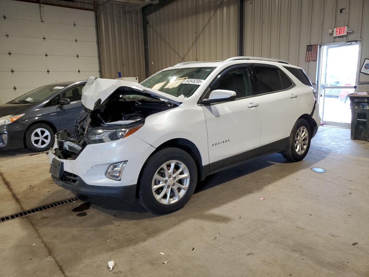 2018 Chevrolet Equinox LT, VIN 2GNAXSEV9J6105135 — Front end