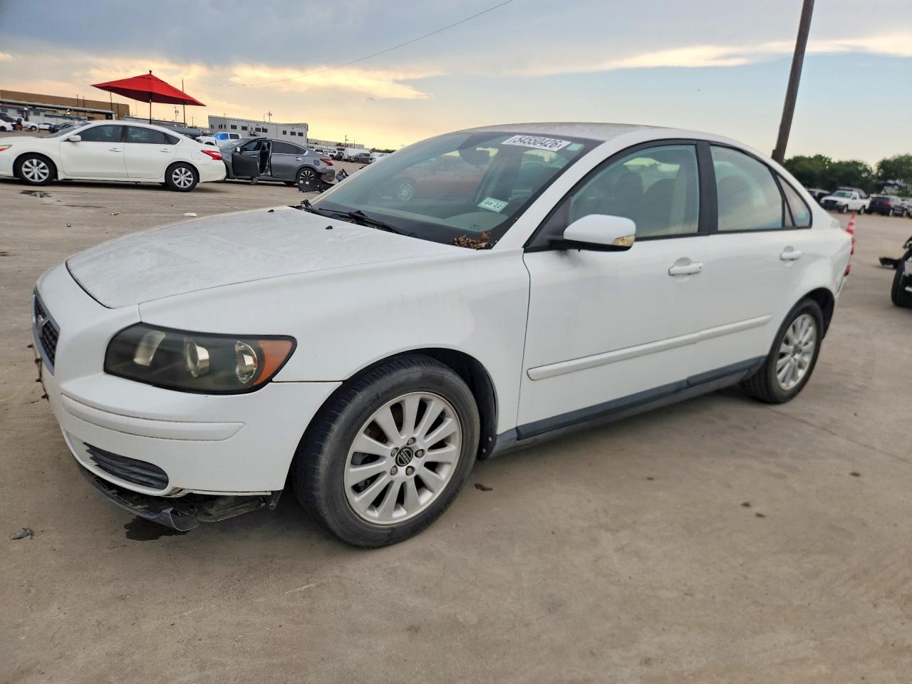 2005 Volvo S40, VIN YV1MS382552081151 — Перед
