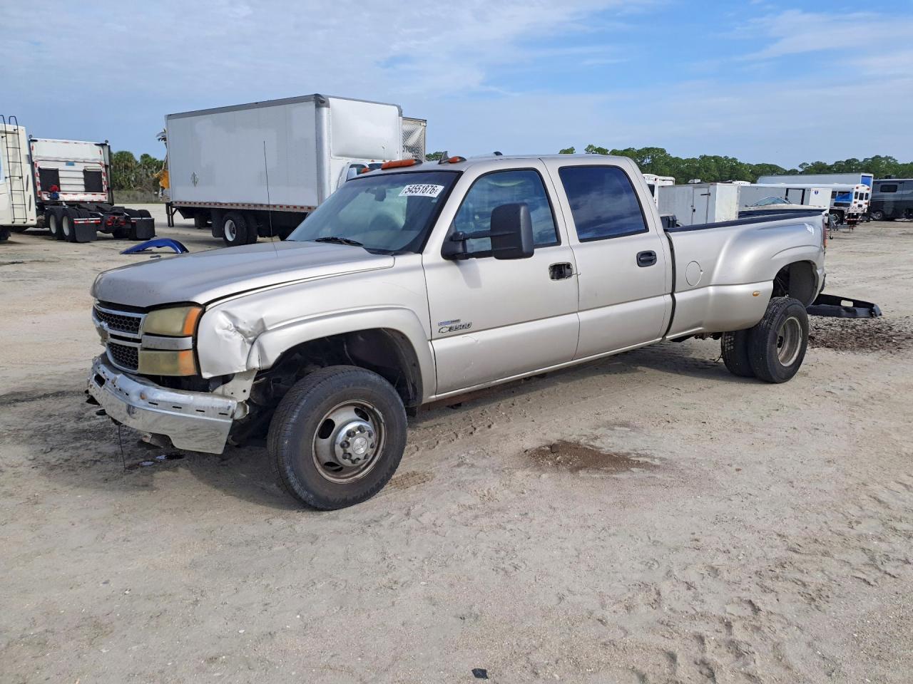 2007 Chevrolet Silverado 3500 DRW LT3, VIN 1GCJK33D57F159957 — Front end