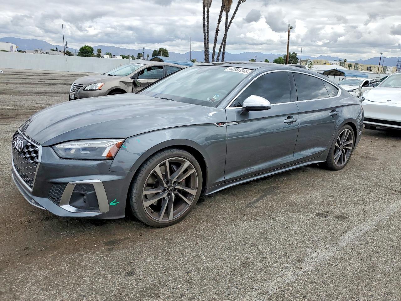 2022 Audi S5 Sportback Premium, VIN WAUA4CF56NA028154 — Зад