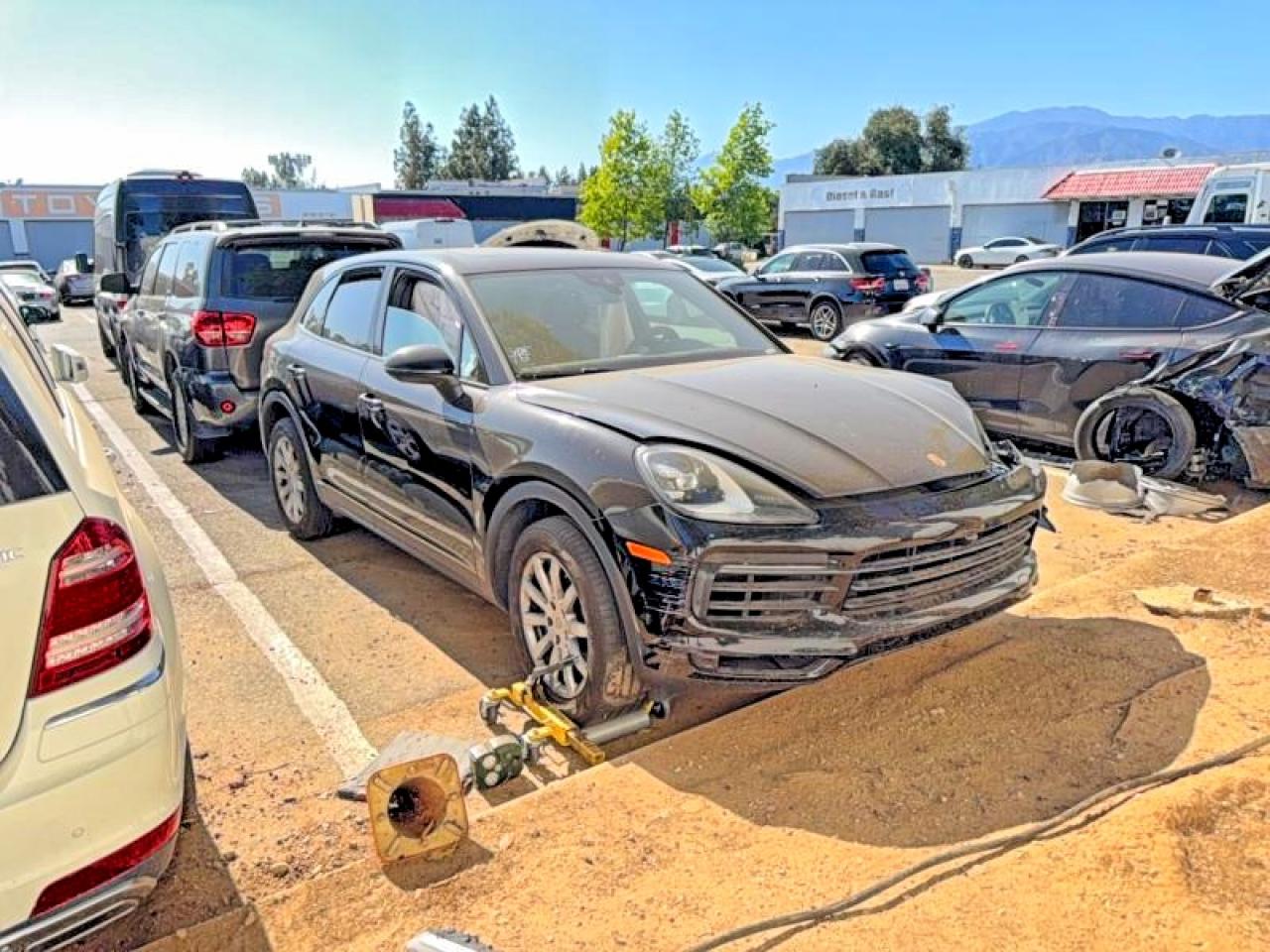2021 Porsche Cayenne, VIN WP1AA2AY9MDA03803 — Front end