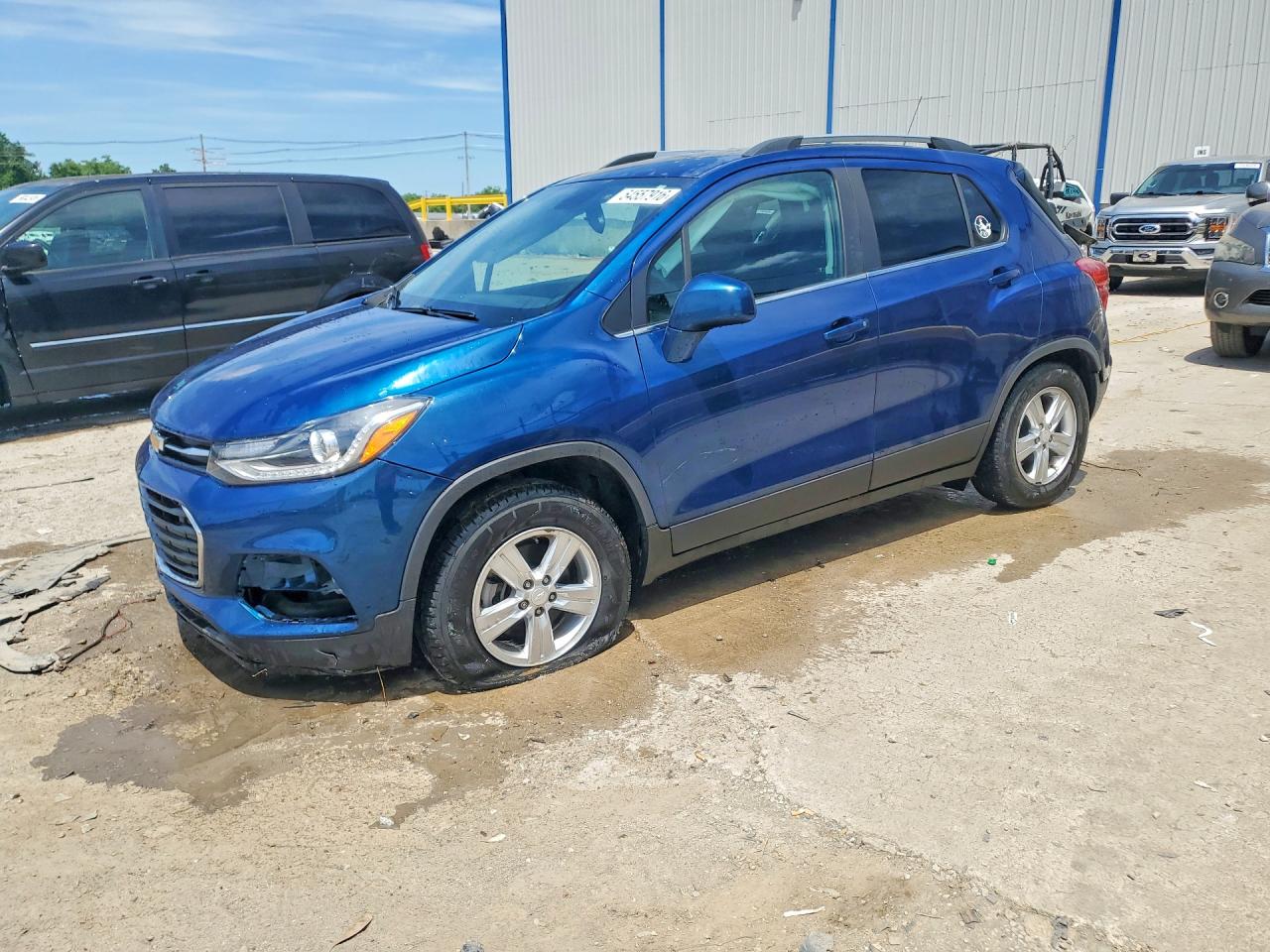 2019 Chevrolet Trax LT, VIN 3GNCJLSB2KL222708 — Front end