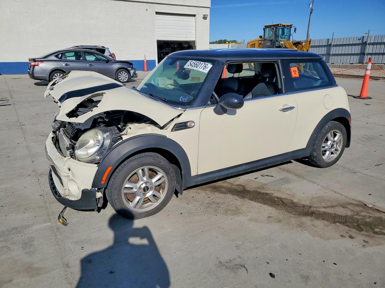 2012 MINI Hardtop, VIN WMWSU3C54CT367568 — Перед