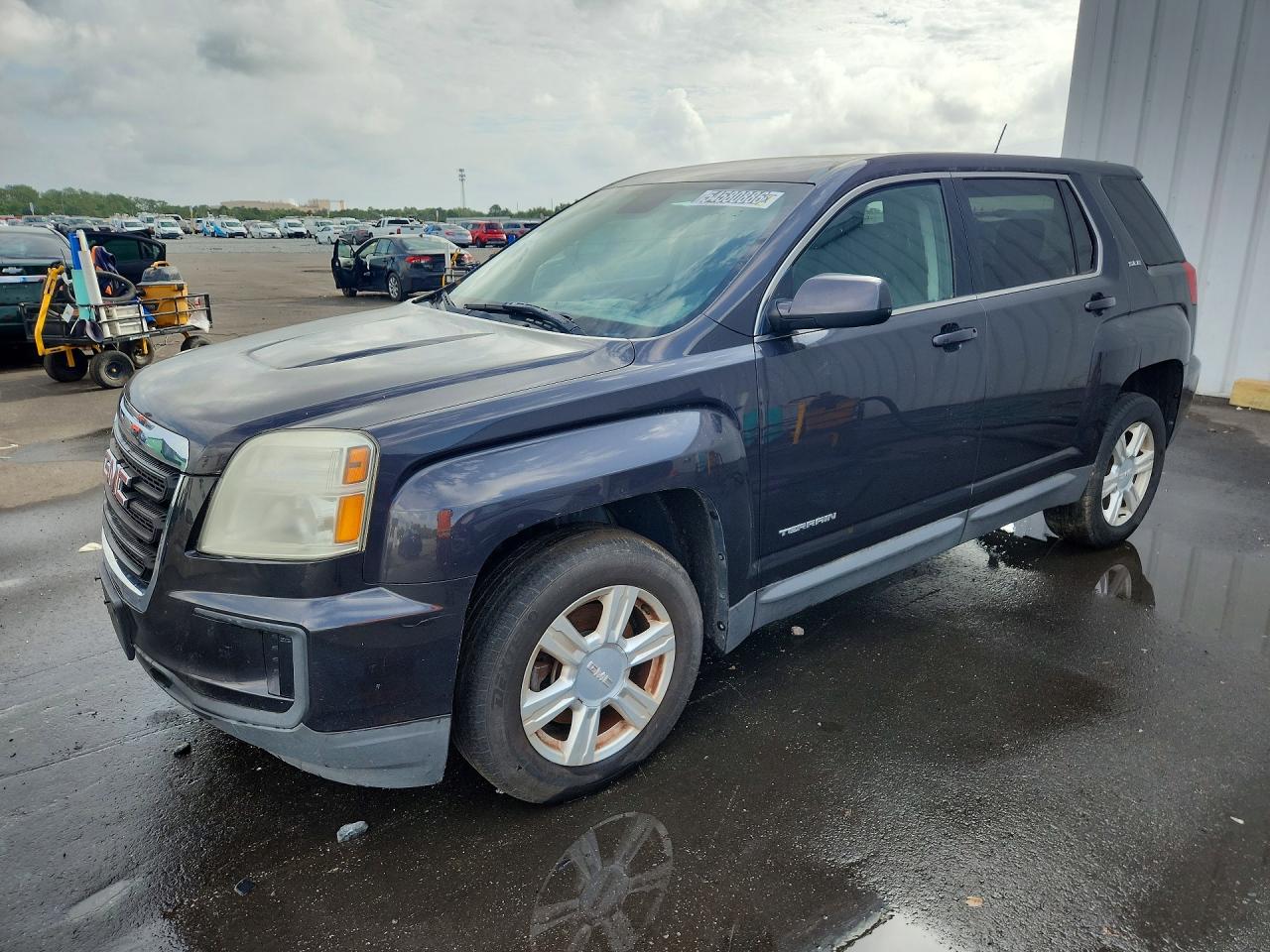 2016 GMC Terrain SLE, VIN 2GKALMEK3G6182277 — Front end