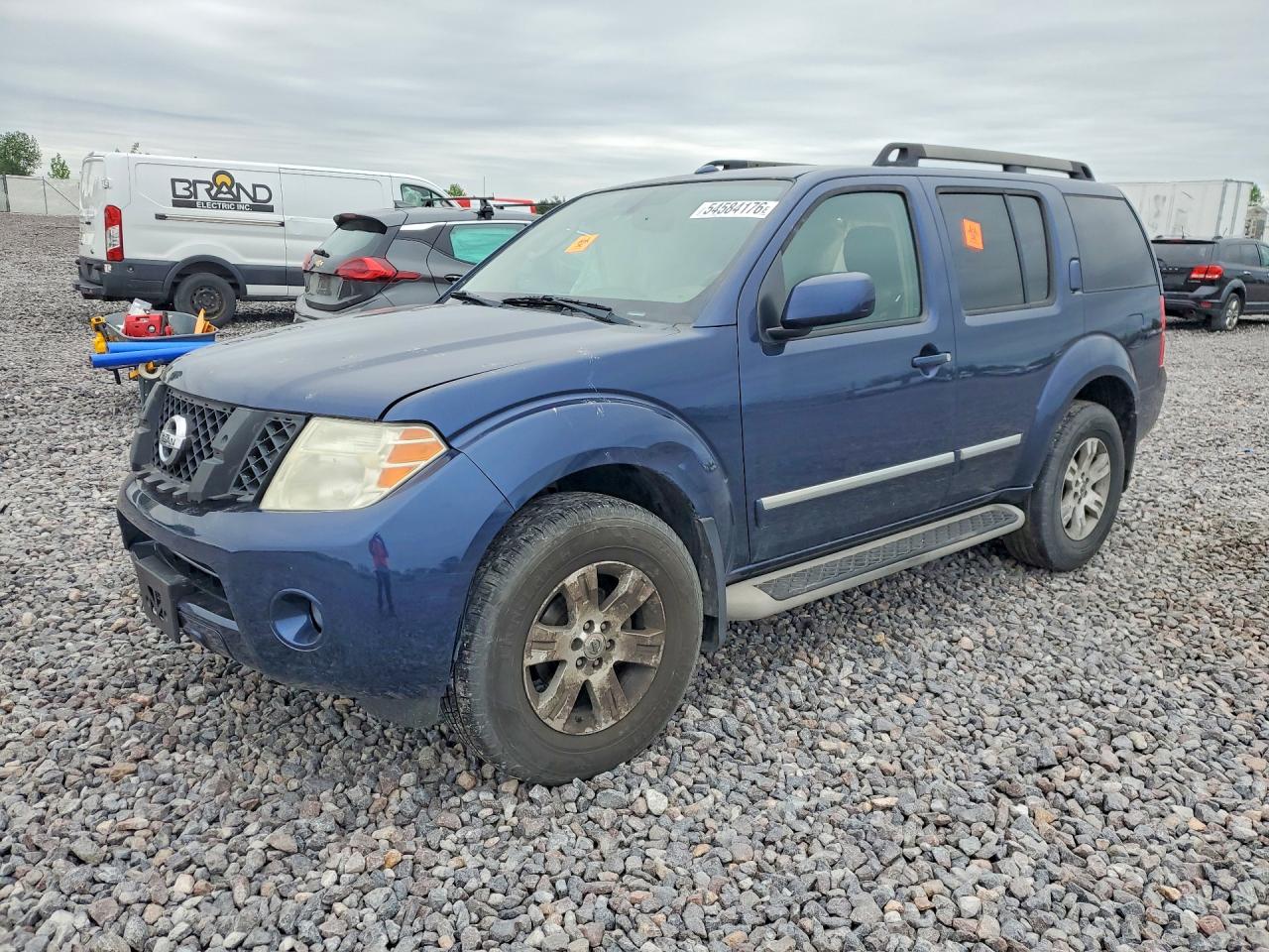 2011 Nissan Pathfinder Silver, VIN 5N1AR1NB5BC614727 — Перед