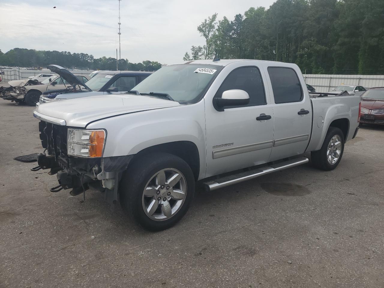 2013 GMC Sierra 1500 SLE, VIN 3GTP1VE00DG332684 — Перед