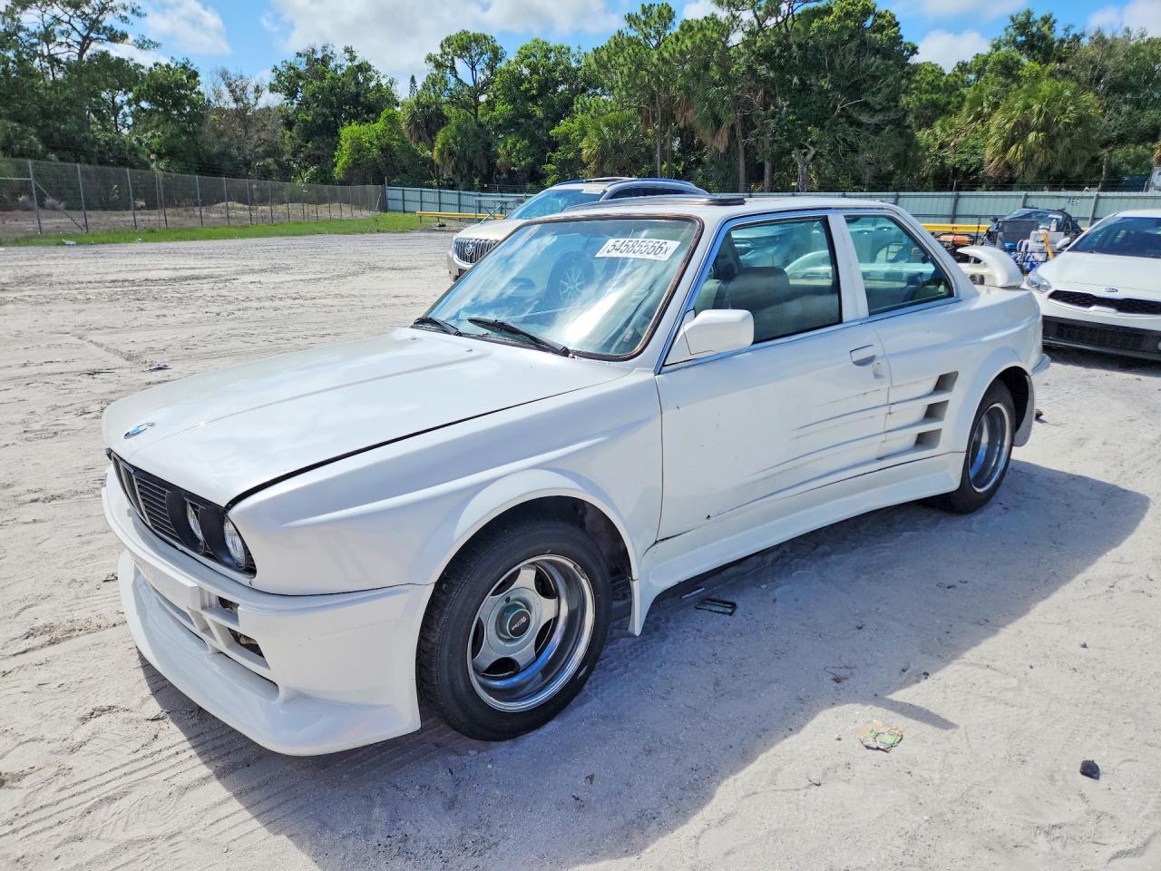 1985 BMW 318, VIN WBAAK7404F8789858 — Minor dents and scratches
