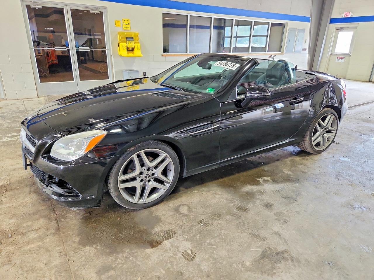 2015 Mercedes-Benz SLK 250, VIN WDDPK4HA8FF097666 — Front end