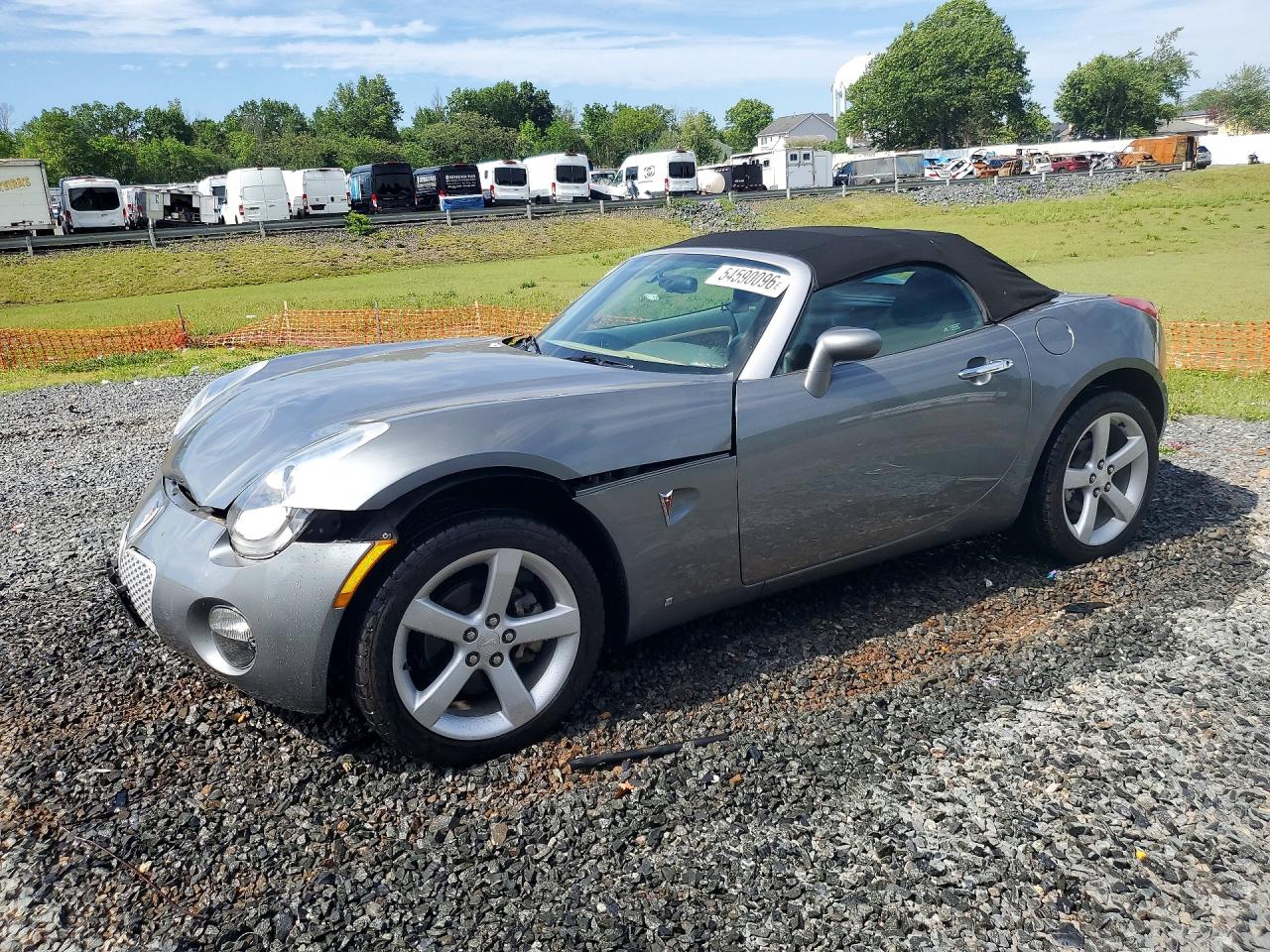 2006 Pontiac Solstice, VIN 1G2MB33B26Y101078 — Front end