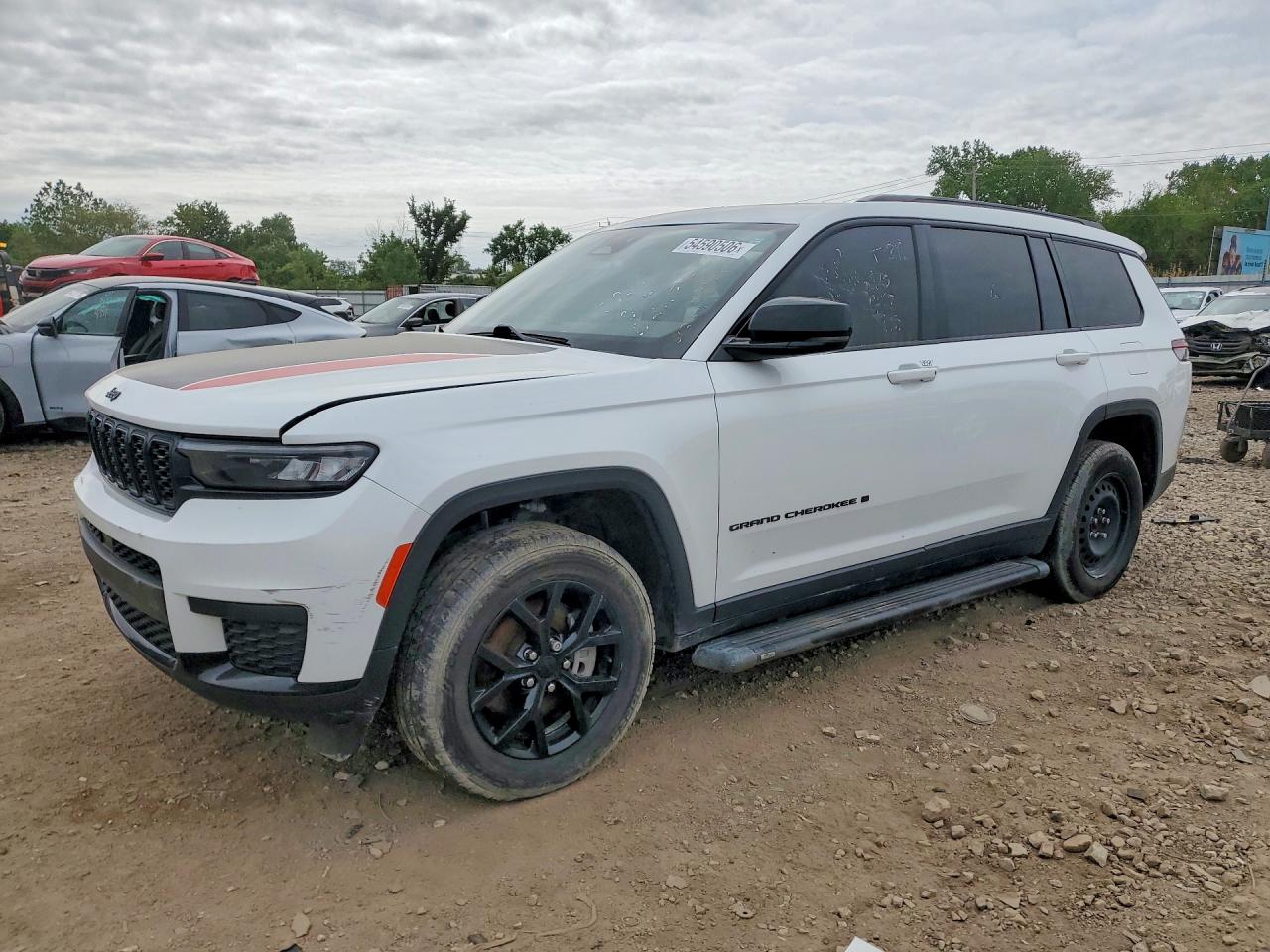 2024 Jeep Grand Cherokee Laredo, VIN 1C4RJKAG5R8562146 — Minor dents and scratches