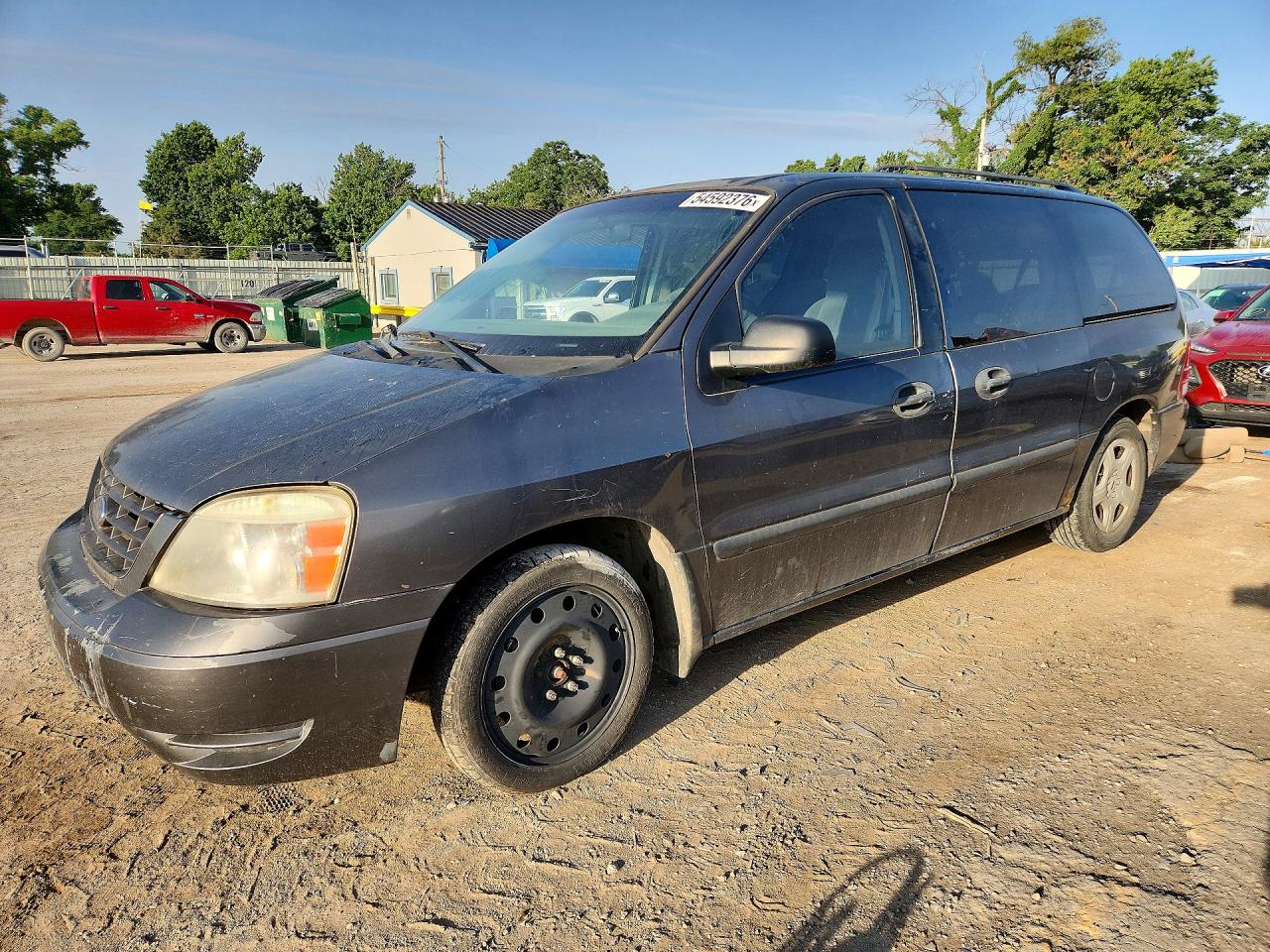 2005 Ford Freestar SE, VIN 2FMDA51685BA04295 — Side