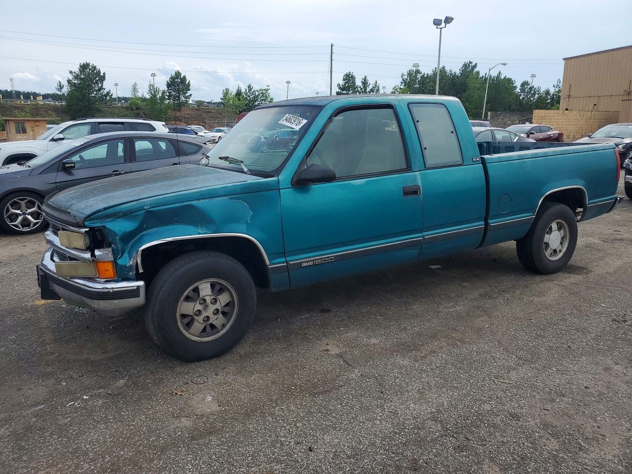 1993 GMC Sierra 1500, VIN 2GTEC19K7P1555677 — Front end