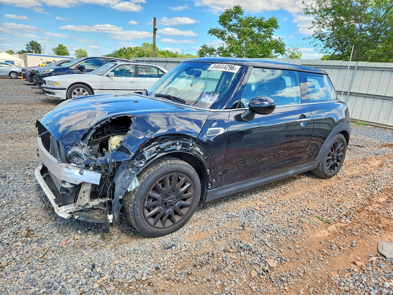 2019 MINI Hardtop Cooper, VIN WMWXP5C5XK2L07968 — Front end