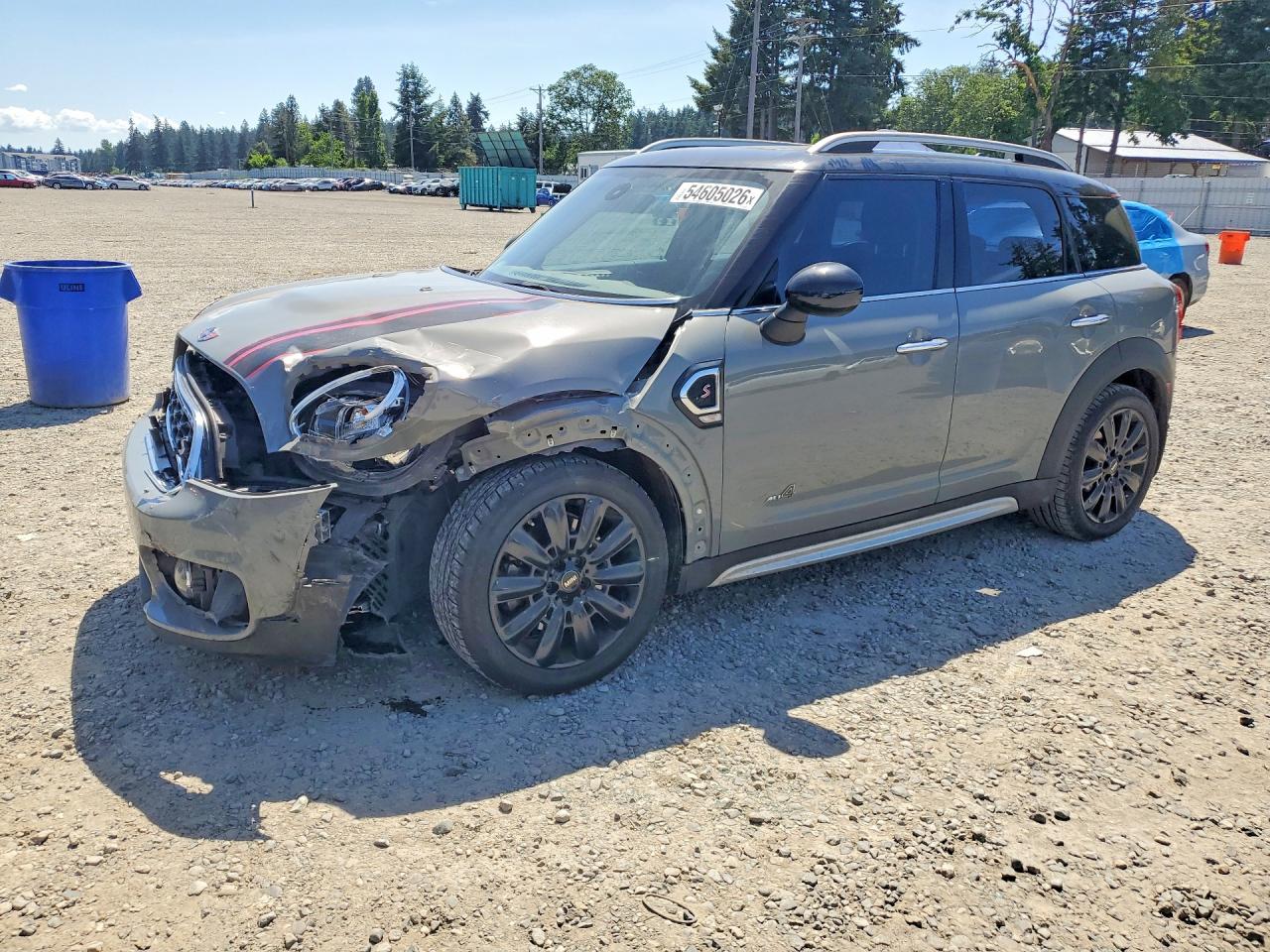 2017 MINI Countryman Cooper S, VIN WMZYT5C35H3D80608 — Перед