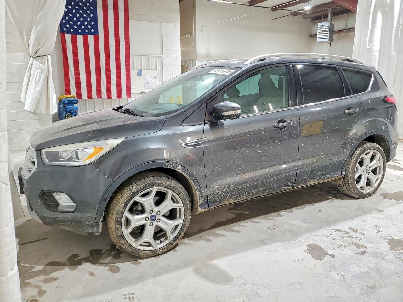 2018 Ford Escape Titanium, VIN 1FMCU9J90JUC25673 — Side